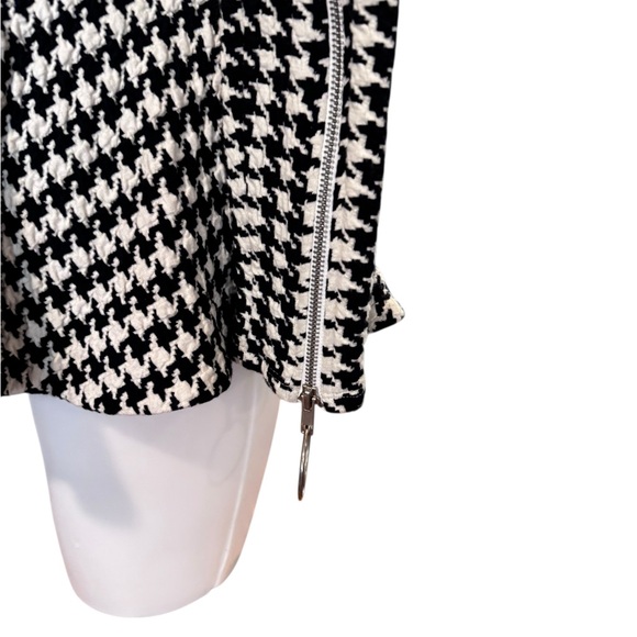 Betsey Johnson Black and White Houndstooth Long Sleeve Dress - Picture 4 of 6